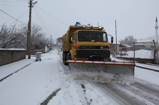 Sungurlu Belediyesi’nden Kar Mesaisi