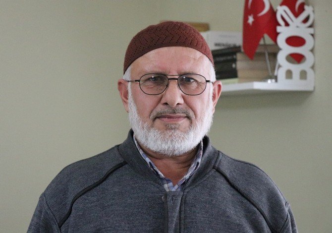 Hem İmam, Hem Vatan Şairi