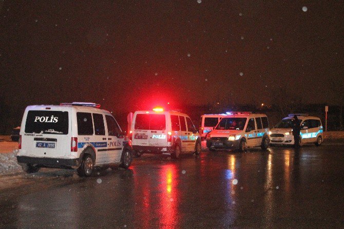 Dur İhtarına Uymayarak Ters Yönden Giden Sürücü Polisi Alarma Geçirdi