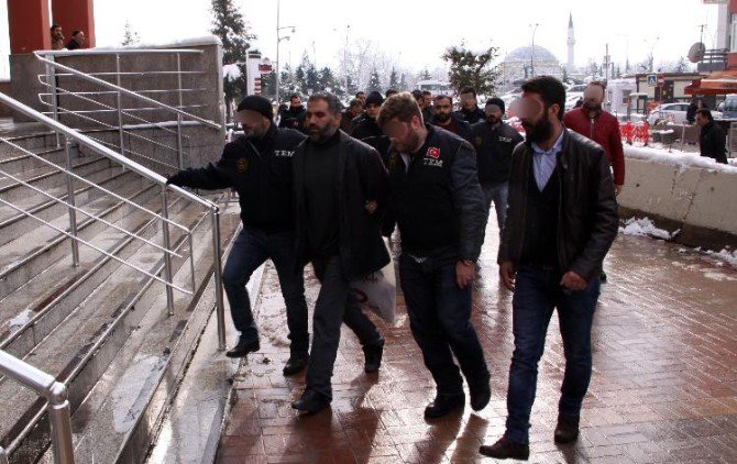 Kocaeli Emniyet Müdürlüğüne Saldırı Hazırlığındaki 3 Terörist Tutuklandı