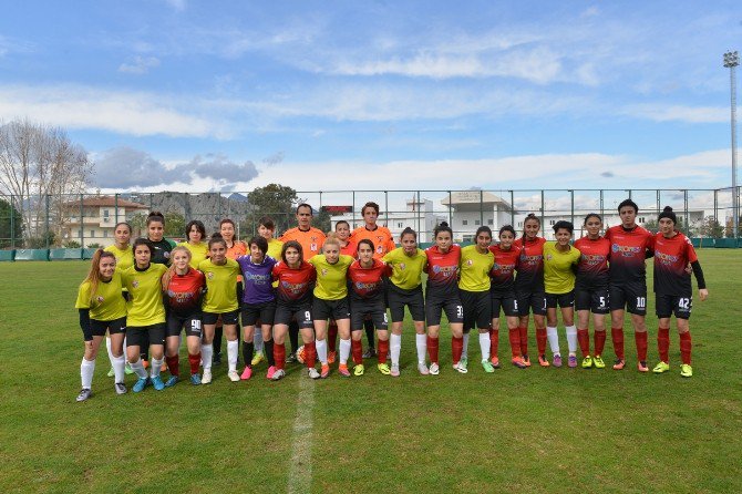 Başkan Böcek’ten Amatör Sporlara Destek