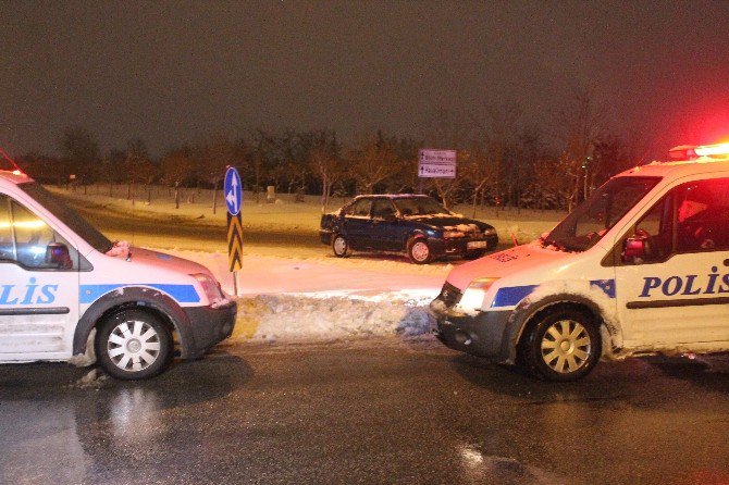 Dur İhtarına Uymayarak Ters Yönden Giden Sürücü Polisi Alarma Geçirdi