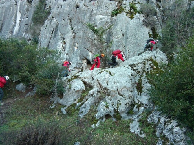 Zirvede Keçi Kurtarma Operasyonu