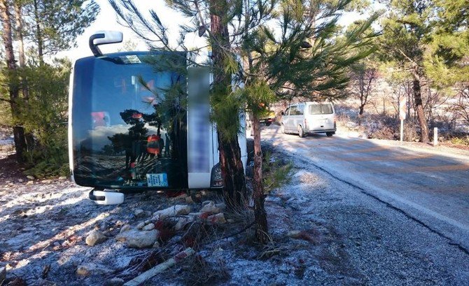 Mersin’de Yolcu Otobüsü Devrildi: 9 Yaralı