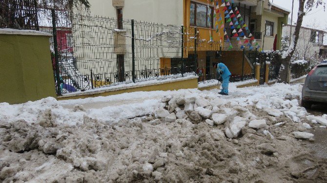 Temizlik İşçilerinden Yoğun Mesai