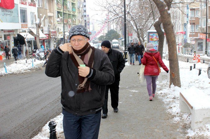 Soğuk Havaya Bir Tek Onlar Sevindi