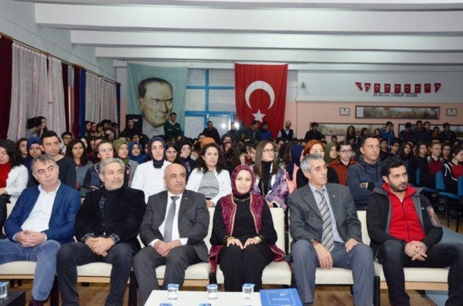 Bilecik’te Okullara Katkı Sağlayan İş Adamlarına Plaket Takdimi