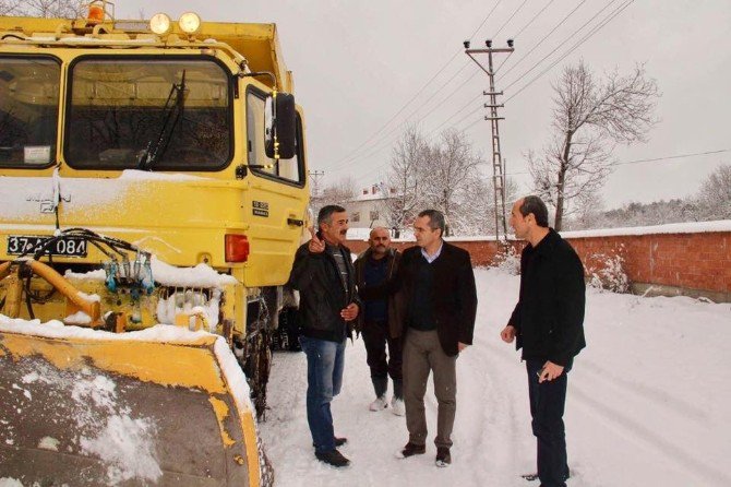 Kaymakam Pişkin Kapanan Köy Yollarını İnceledi