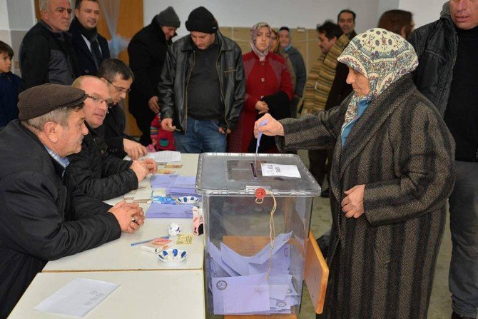 2017’nin İlk Seçimi Yapıldı