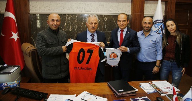 Döşemealtı Kadın Futbol Takımı Yöneticileri Rektör Yüksek’i Ziyaret Etti