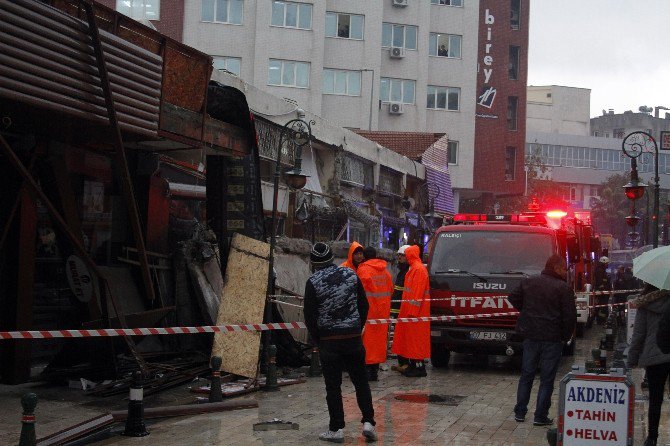 Antalya’da 20 Metrelik Balkon Çöktü