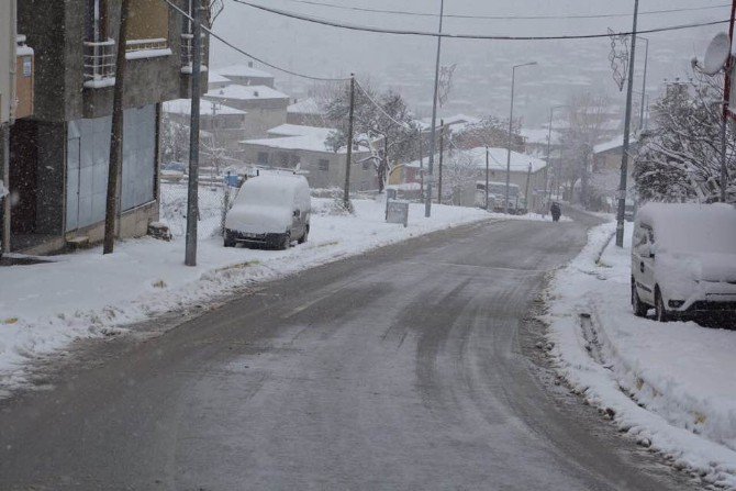 Dilovası’nda Kar Yağışına Yönelik Çalışmalar Sürüyor