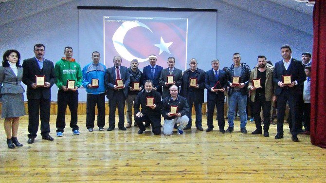 Silifke’de Sporda Başarılı Öğrenci Öğretmen Ve Kulüplere Ödül Verildi