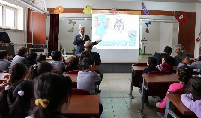 Erzincan Belediyesinden Öğrencilere Temizlik Eğitimi