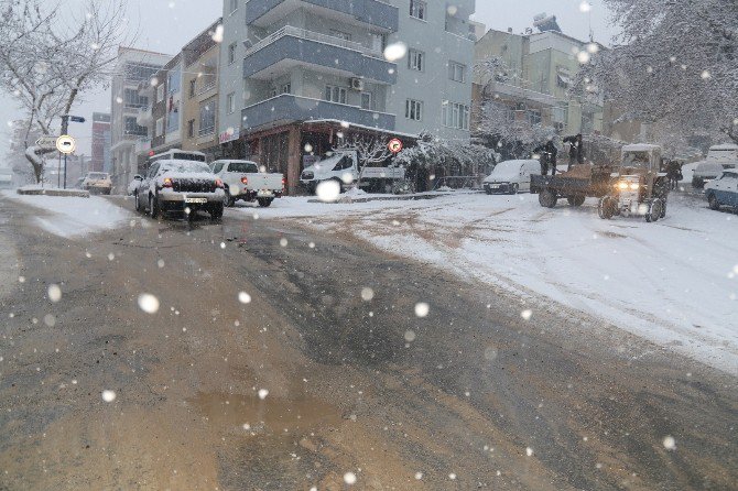 Turgutlu’da Ekipler İş Başında