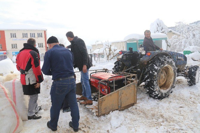 Turgutlu’da Çocuklar Üşümesin Diye Önlemler Alındı