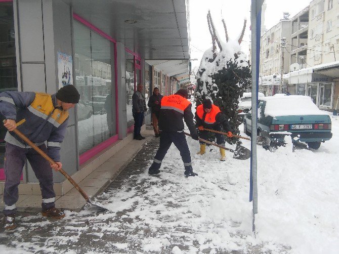 Korkuteli Belediyesi’nden Kar Mücadele