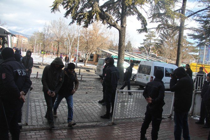 Bolu’da Pkk Operasyonunda 12 Öğrenci Adliyeye Sevk Edildi