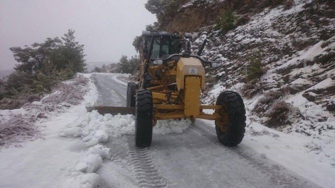 Efeler Belediyesi’nden Kar Mesaisi