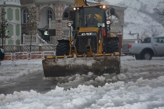 Efeler Belediyesi’nden Kar Mesaisi