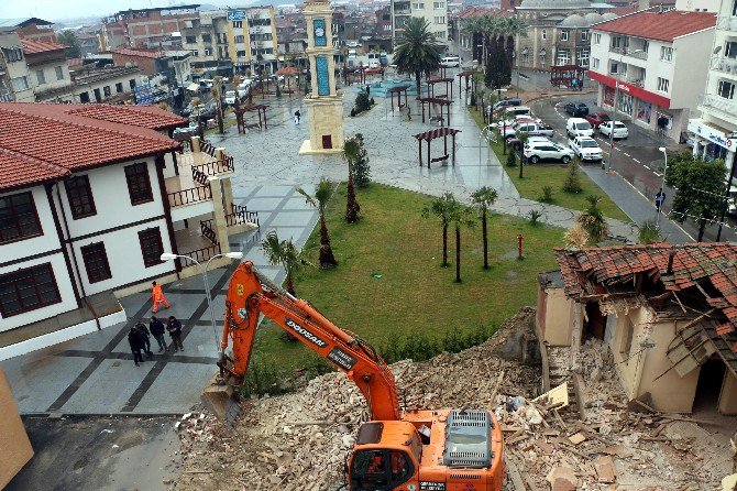 Başkan Akın; “Çağdaş Kentleşmenin Önündeki Engelleri Kaldırıyoruz”