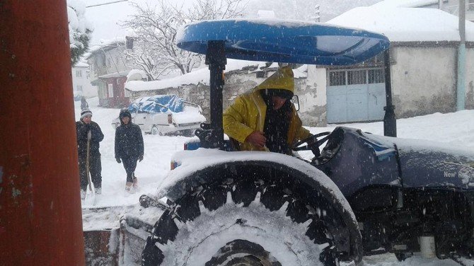 İvrindi’de Kar Temizleme İmecesi