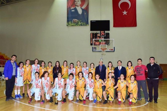 Basketbolda Osmaniye Cebelibereket Ortaokulu Birinci Oldu