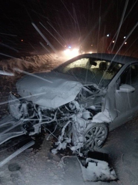 Niğde’de Kar Ve Tipi Kazaya Neden Oldu; 1 Yaralı