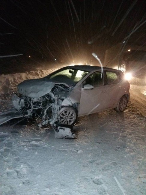 Niğde’de Kar Ve Tipi Kazaya Neden Oldu; 1 Yaralı