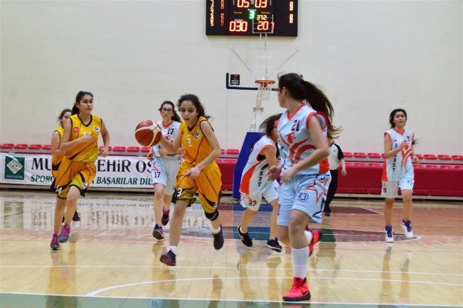 Basketbolda Osmaniye Cebelibereket Ortaokulu Birinci Oldu