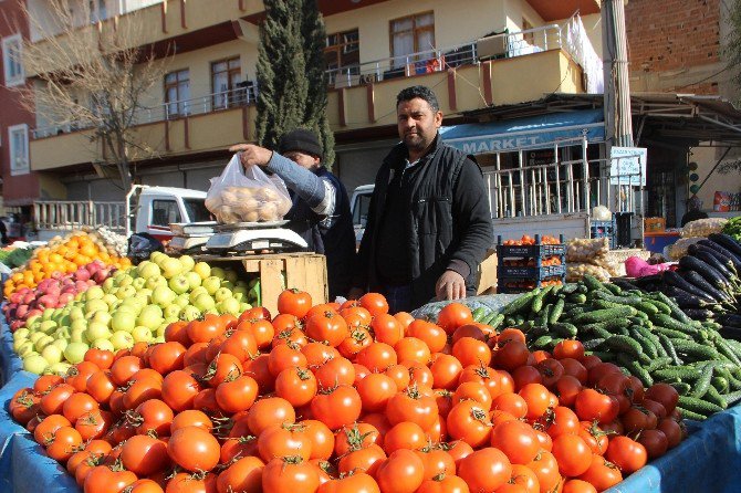 Pazarcı Esnafı Sebze Ve Meyve Fiyatlarının Düşmesini İstiyor