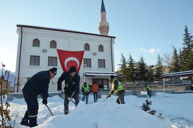 Seyitgazi Belediyesi’nin Karla Mücadelesi