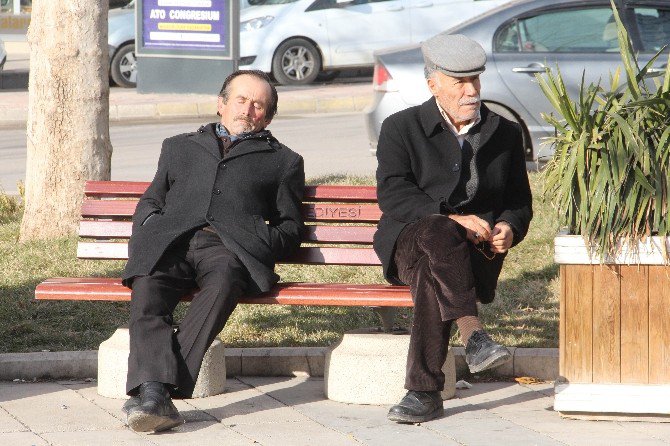 Batıda Kış, Elazığ’da Yaz Havası