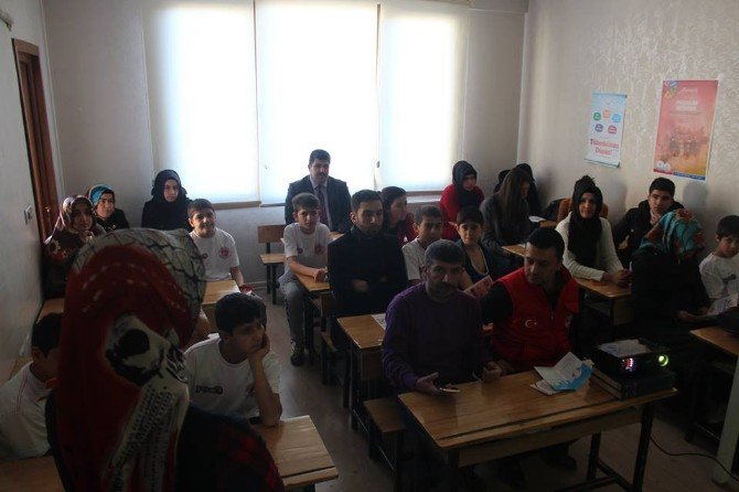 Yenişehir Gençlik Merkezinden Veremle Savaş Semineri