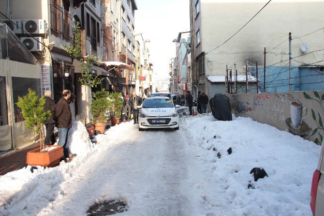 Beyoğlu’nda Rehine İddiası Polisi Hareket Geçirdi