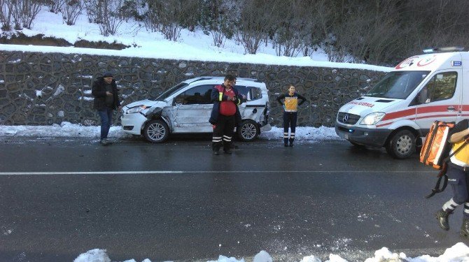 Zonguldak’ta İki Ayrı Trafik Kazası: 3 Yaralı