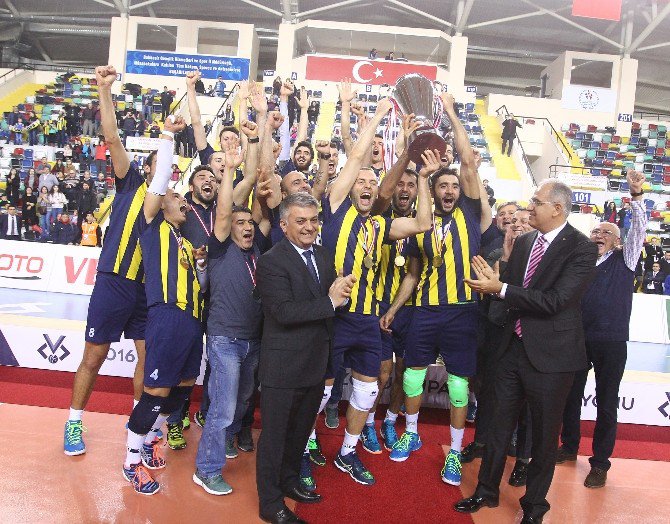 Kupa Voley’de Şampiyon Fenerbahçe