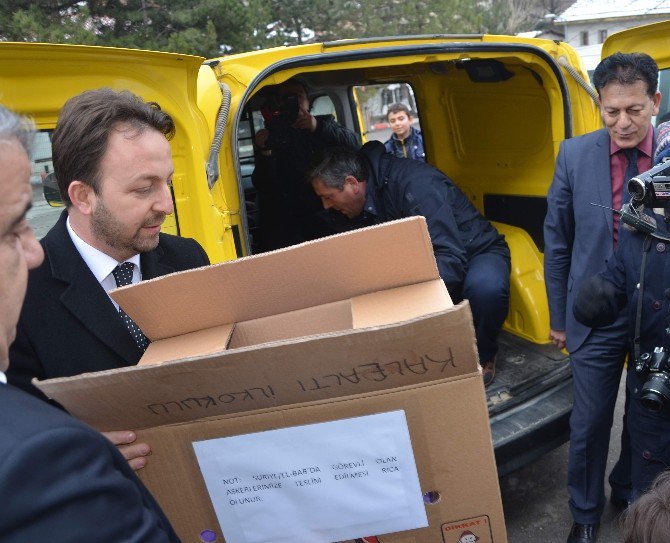 İlköğretim Öğrencilerinden El-bab’daki Askerlere Lokum Ve Mektup