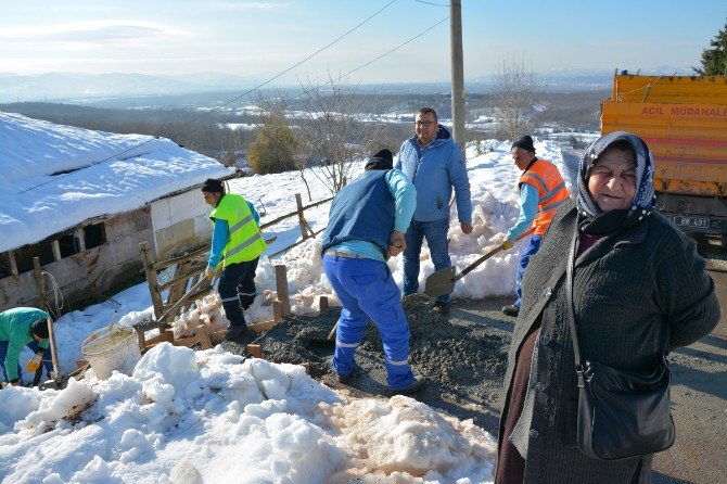 Kartepe’de Alt Ve Üst Yapı Çalışmaları Sürüyor