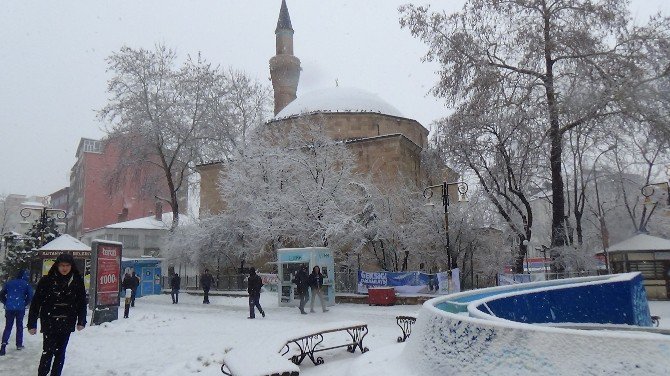 Kütahya Beyaza Büründü