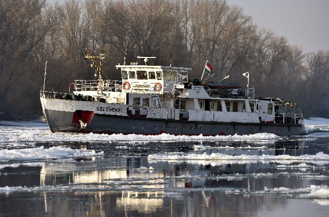 Tuna Nehri Buz Tuttu