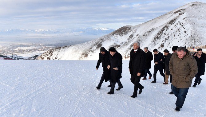 Büyükşehir’in Meclis Üyeleri Ejder3200’ü Gezdi