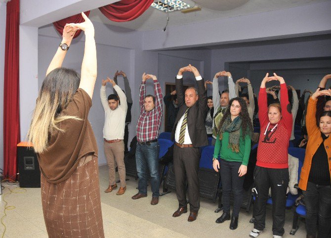 Doğru Duruşun Formülü: Göğüs, Baş Ve Omuzlar Dik