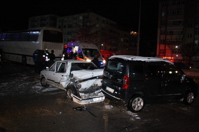 Yozgat’ta Yolcu Otobüsü Kaza Yaptı: 4 Yaralı