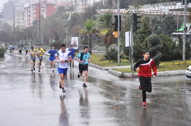 Buz Gibi Havada Bayıltan Koşu