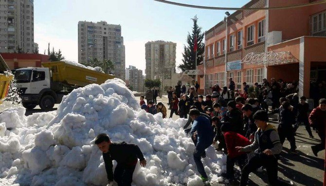 Öğrencilere Kar Sürprizi