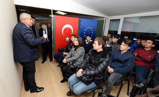 Atso, Meslek Lisesi Öğrencilerini Sektörle Buluşturuyor