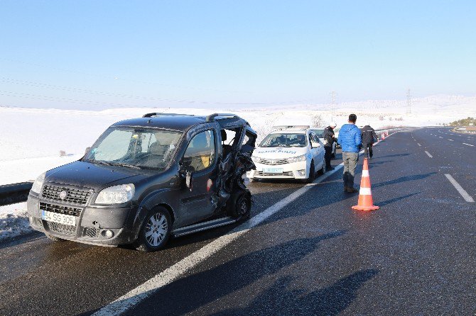 Ankara’da Aynı Noktada 3 Ayrı Kaza: 6 Yaralı