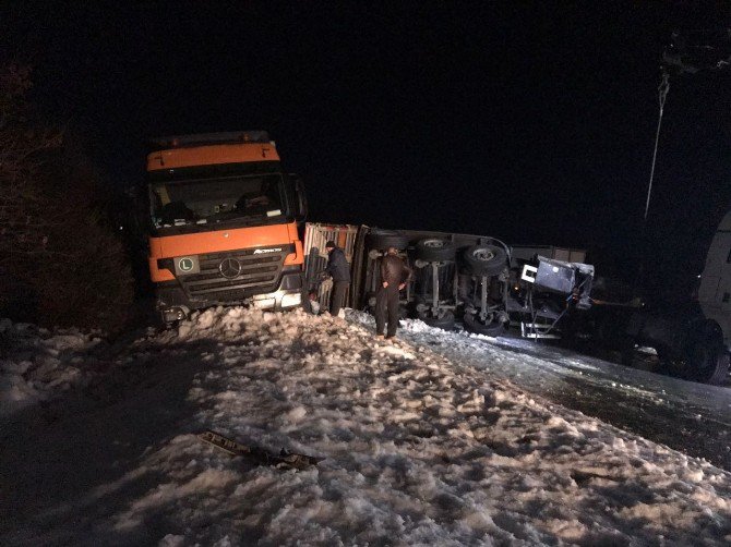 Biga’da Zincirleme Kaza; 1 Yaralı