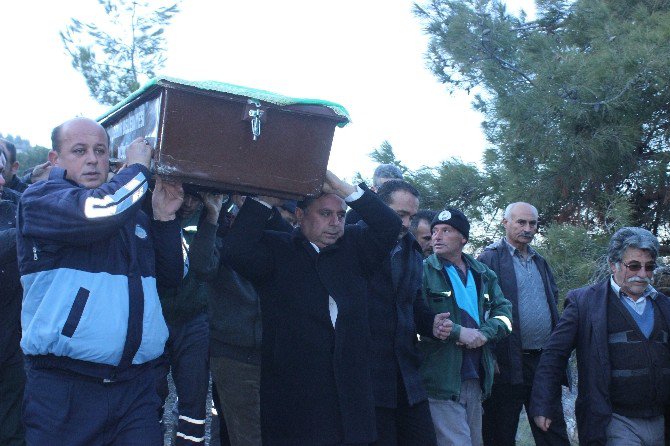 Denizli’de Yangın Faciasında Hayatını Kaybeden Aile Toprağa Verildi